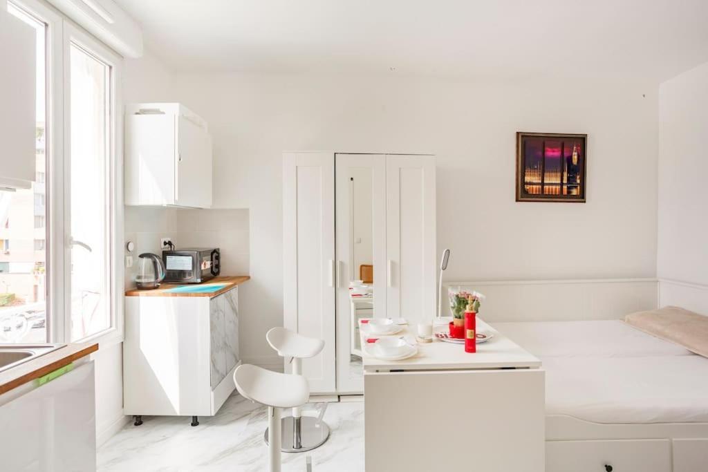 Paris Tourist Apartment, France Stains Luaran gambar